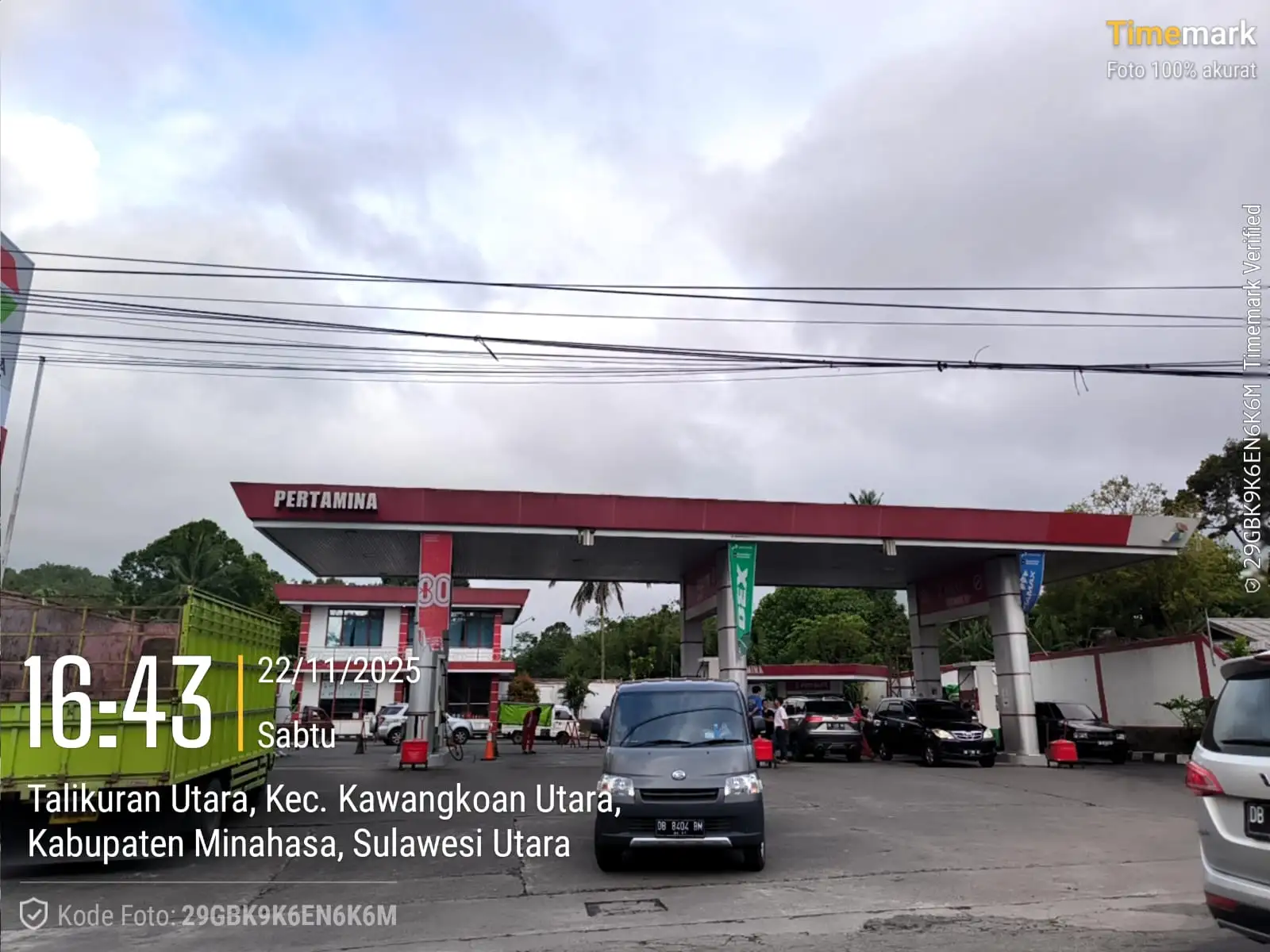 Unit Tipidter Polres Minahasa Pantau Antrian BBM Bersubsidi Solar dan Pertalite di SPBU Kawangkoan